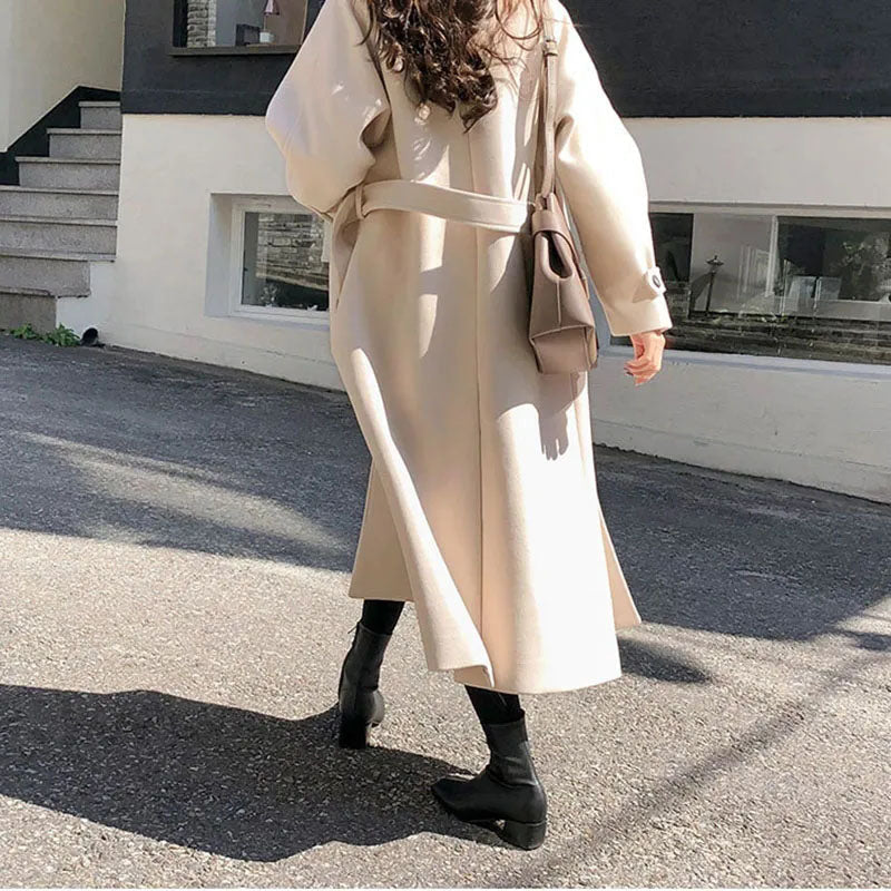 Manteau Long pour Femme avec Ceinture et Col Volant pour l'Hiver