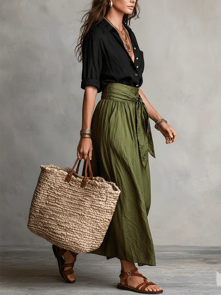 Vera | T-shirt noir et jupe midi olive en deux pièces