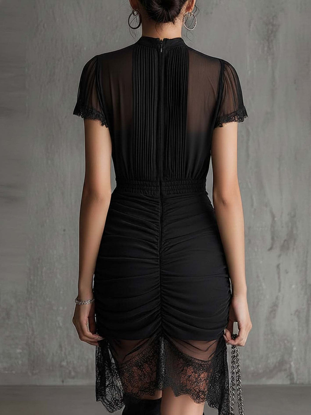 Sibylle | Robe de soirée noire avec de délicates plis en chiffon
