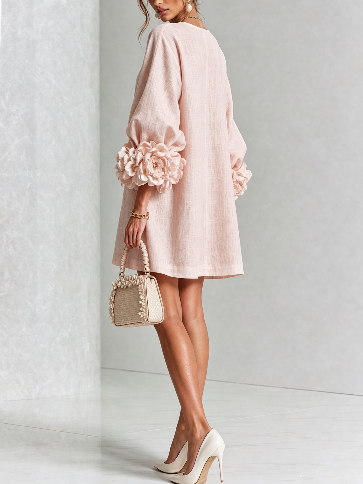 Aijee | Robe courte avec boutons floraux et poignets floraux