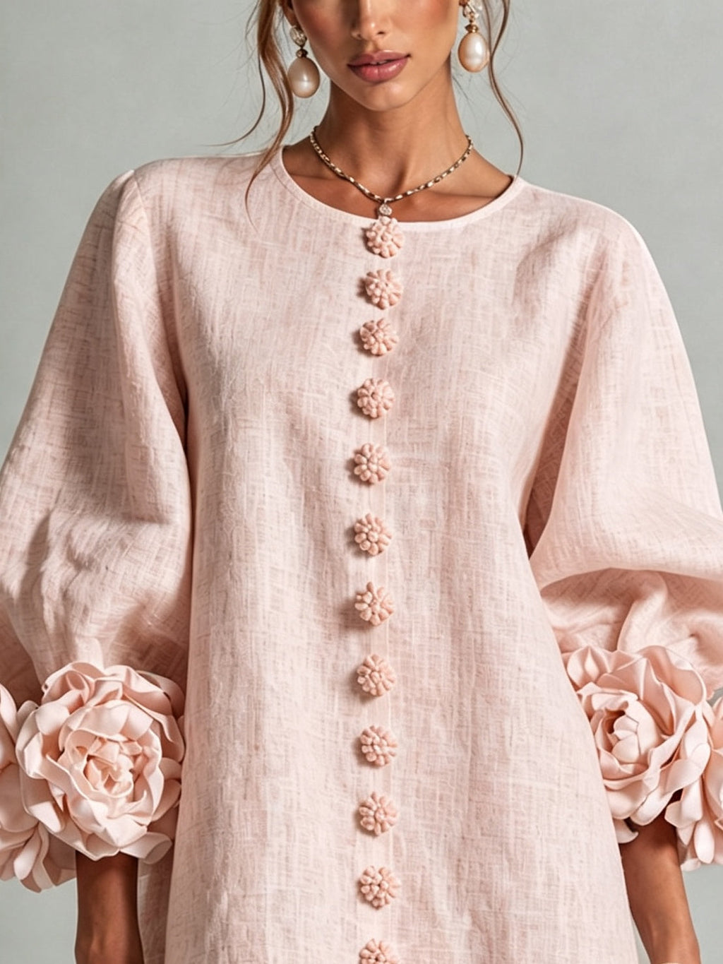 Aijee | Robe courte avec boutons floraux et poignets floraux