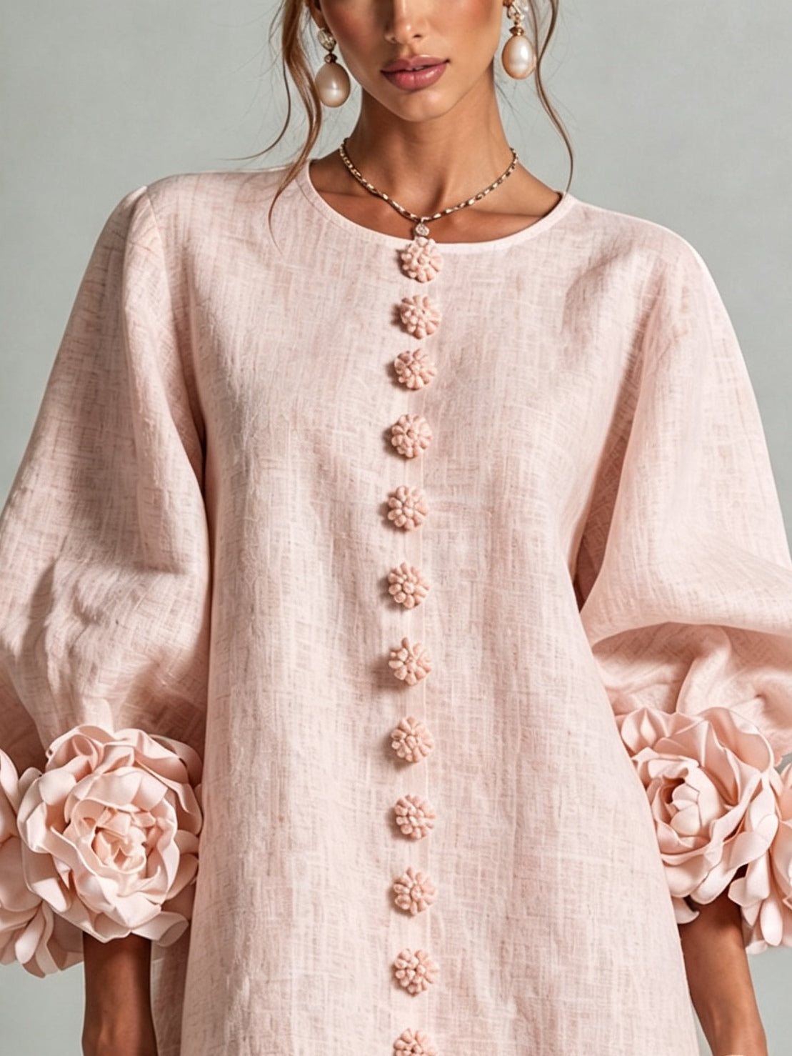 Aijee | Robe courte avec boutons floraux et poignets floraux