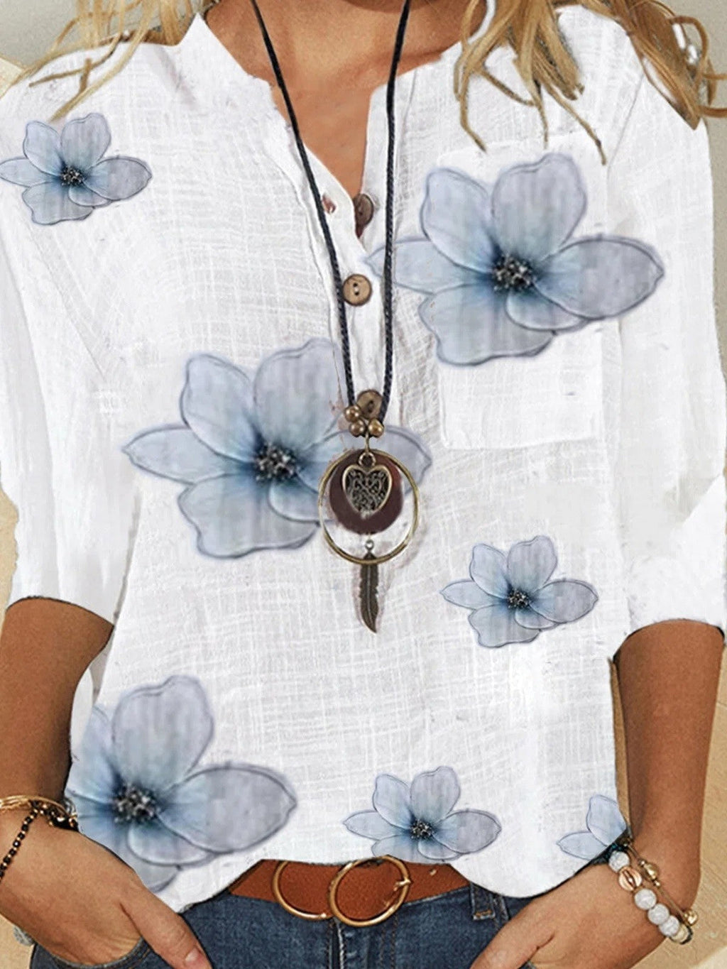 Chemisier femme avec décolleté en V floral et patte de boutonnage
