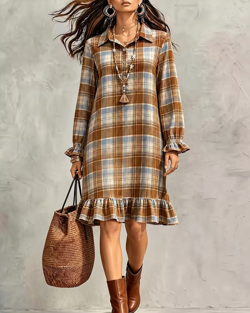 Robe à carreaux avec boutons au col