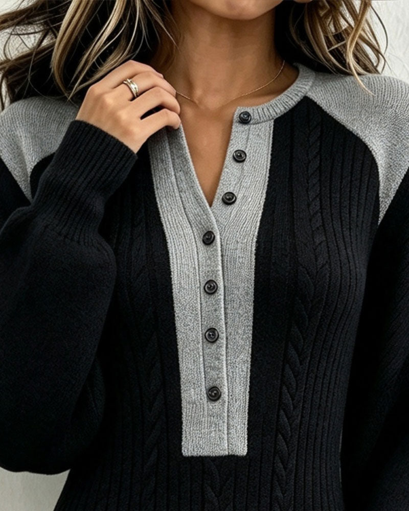 Robe Pull Contrastée à Col V Boutonnée