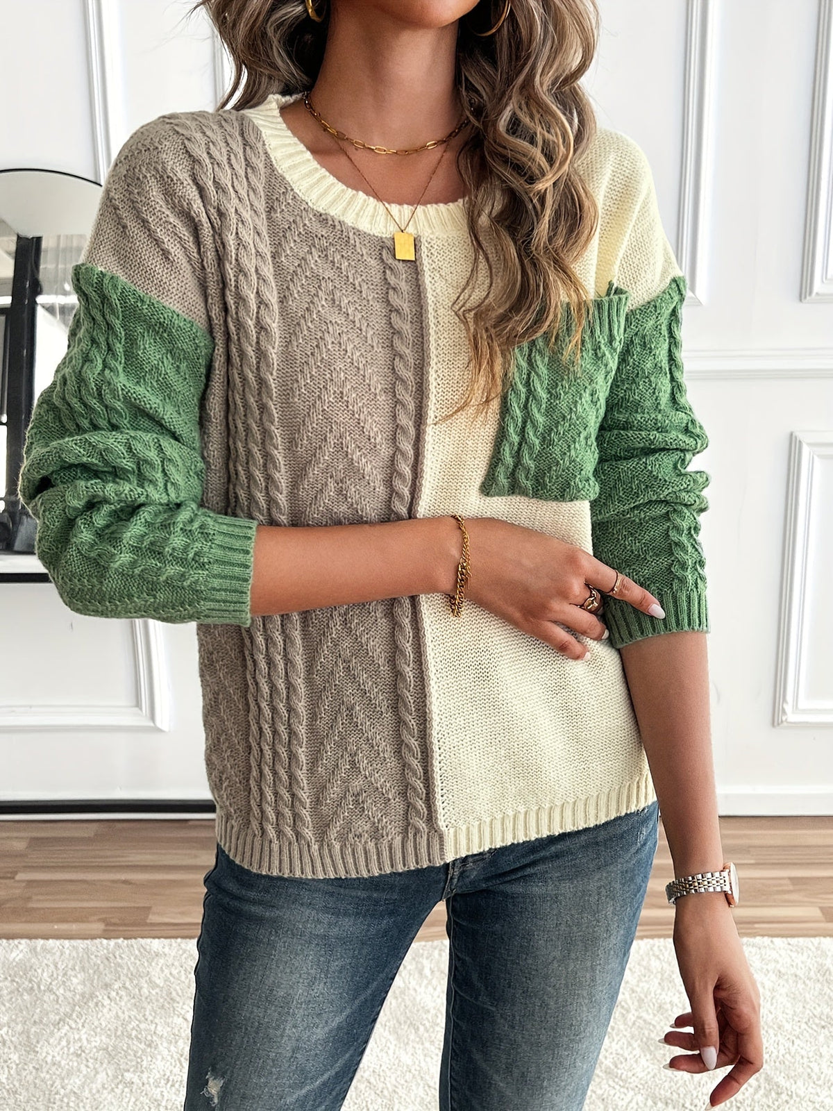 Delia | Pull femme à col rond et poche