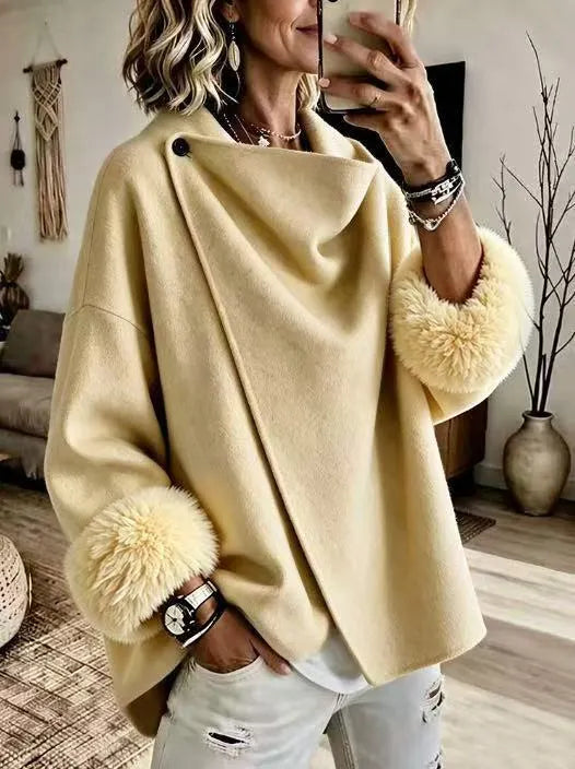 Veste femme drapée avec poignets en fausse fourrure