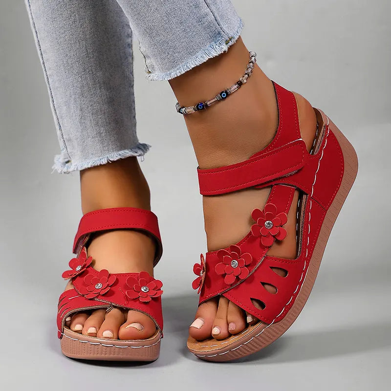 Ambella | Sandales fleuries confortables avec talon compensé