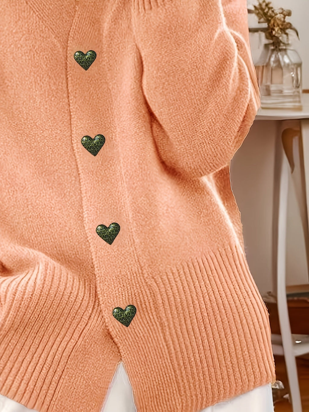Juliet | Cardigan à Col V et Boutons en Forme de Cœur