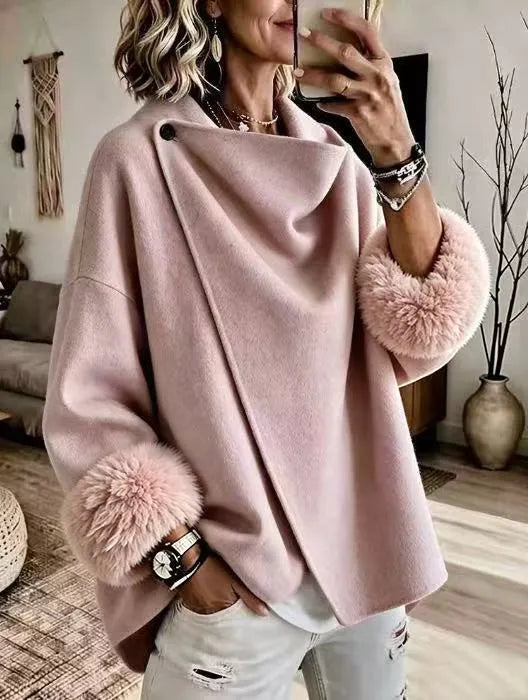 Veste femme drapée avec poignets en fausse fourrure