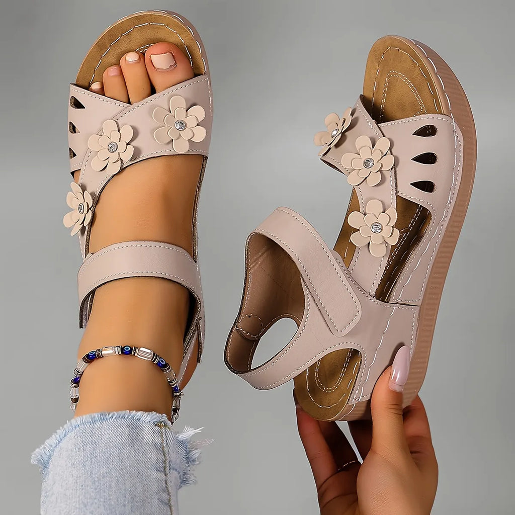 Ambella | Sandales fleuries confortables avec talon compensé