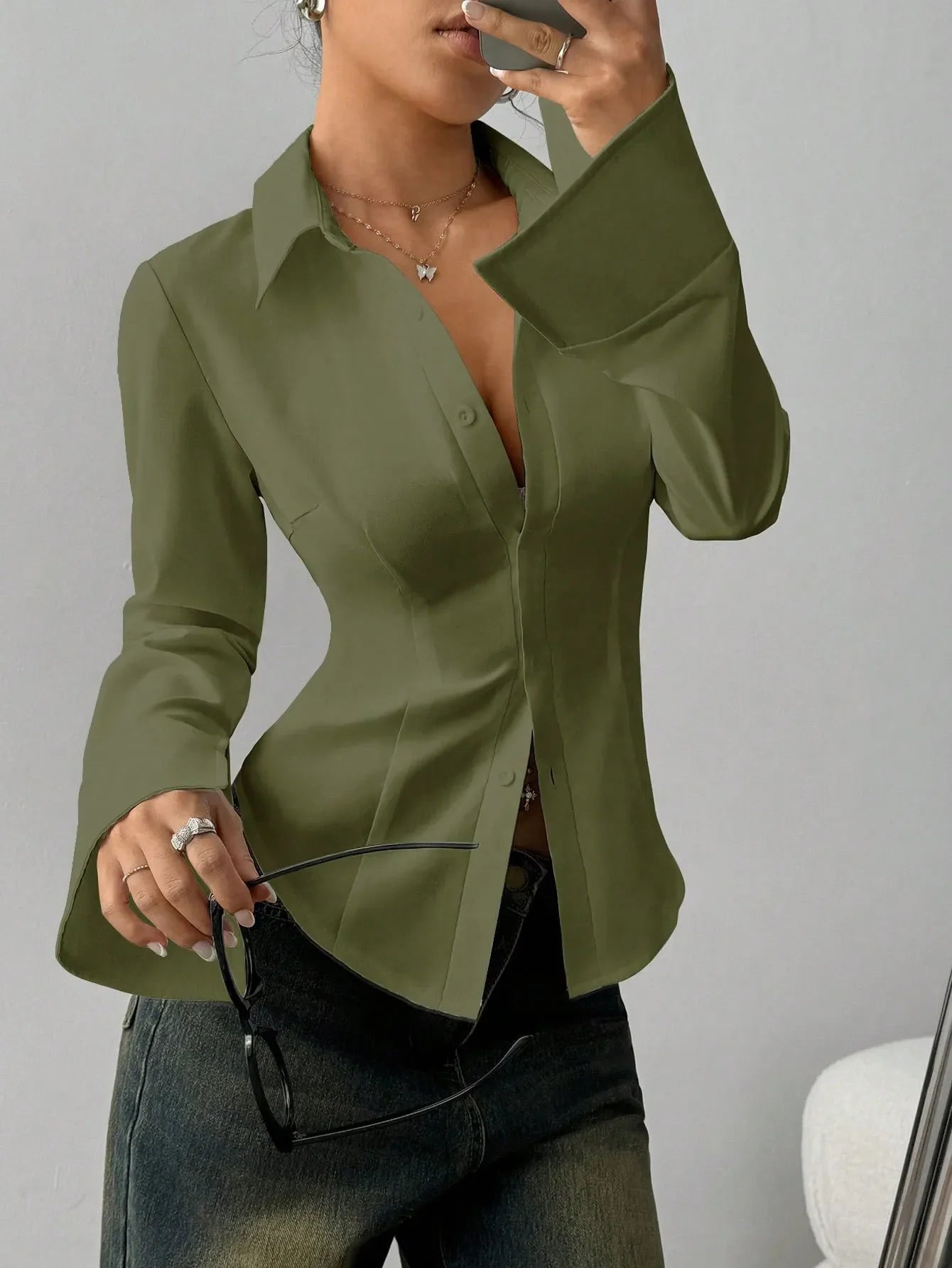 Livessa | Blouse élégante à boutons avec forme cintrée