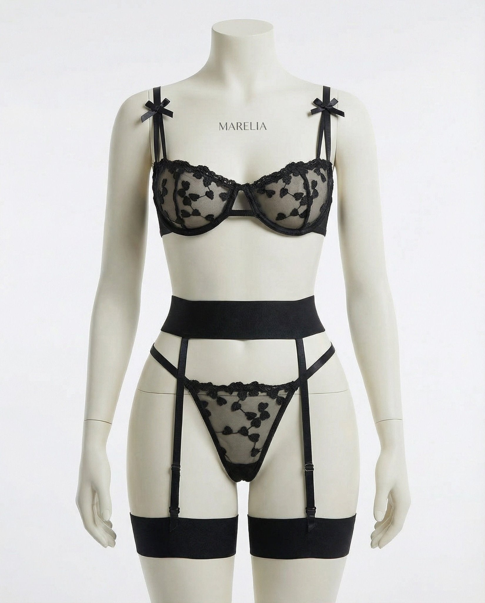 Emilia | Ensemble de Lingerie en Dentelle Brodée avec Jarretelles pour Femmes