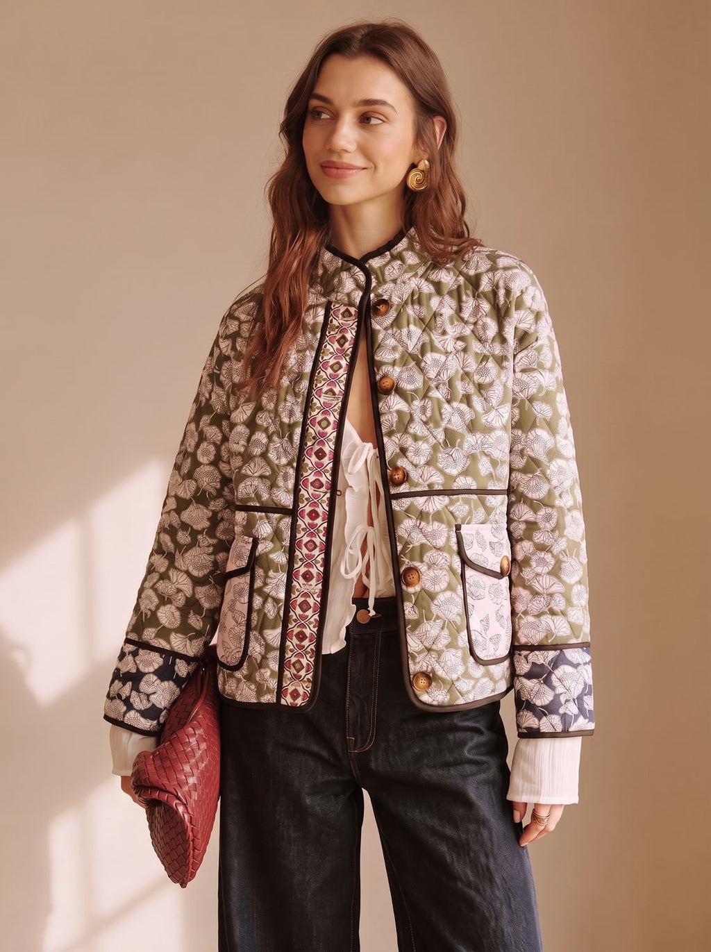 Amelie | Veste matelassée bohème pour femmes avec motif floral et poches à rabat