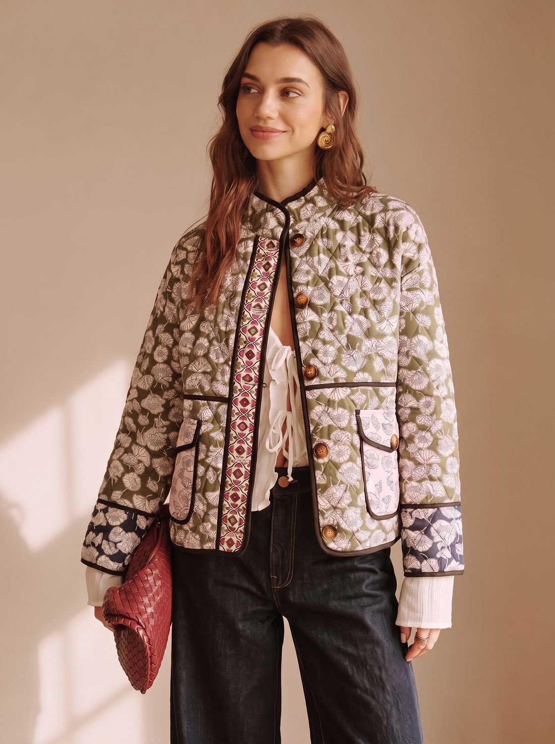 Amelie | Veste matelassée bohème pour femmes avec motif floral et poches à rabat