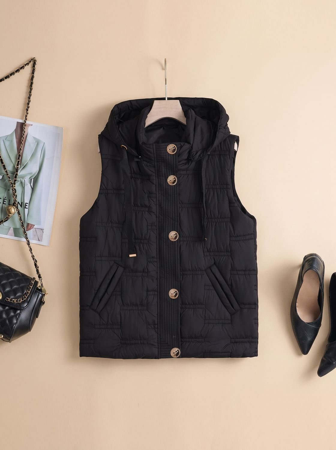 Leonie | Gilet sans manches pour femmes, gilet à capuche matelassé avec patte de boutonnage