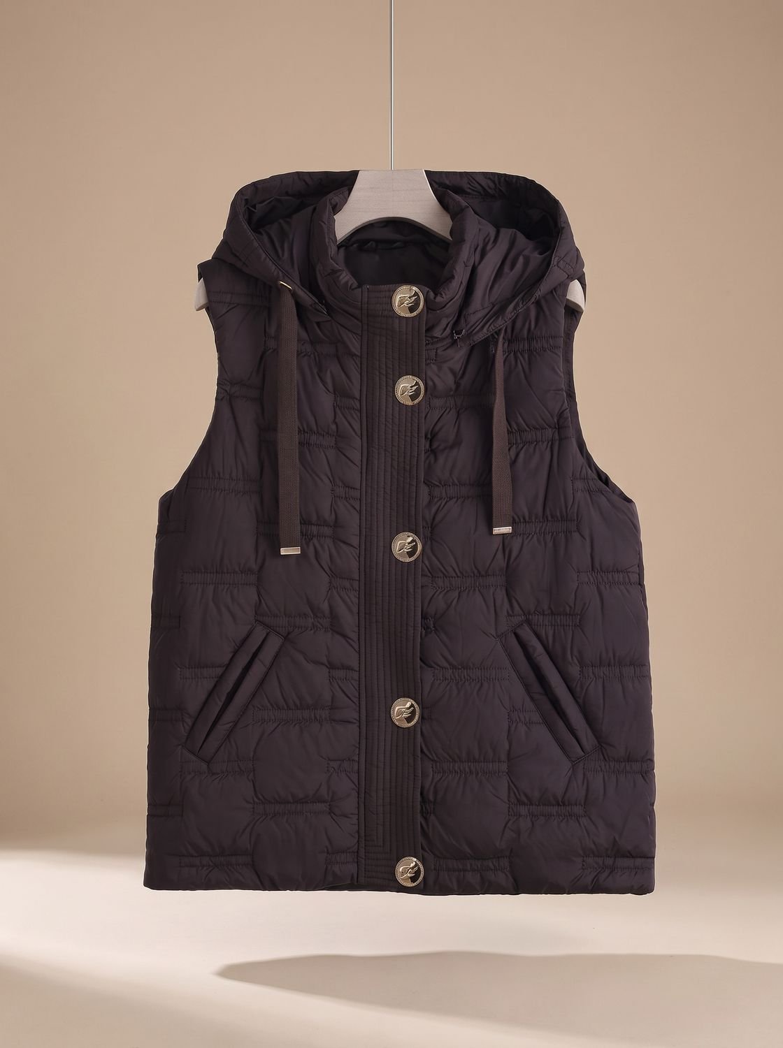 Leonie | Gilet sans manches pour femmes, gilet à capuche matelassé avec patte de boutonnage