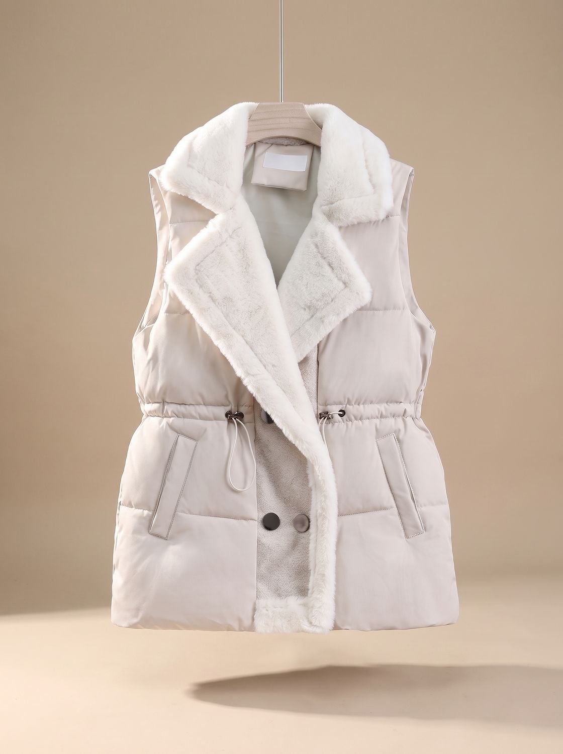 Hannah | Gilet matelassé pour femmes avec col en fausse fourrure et cordon de serrage