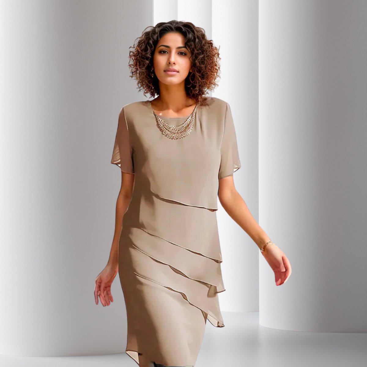 Emilia | Robe de cocktail femme en chiffon superposée à manches courtes