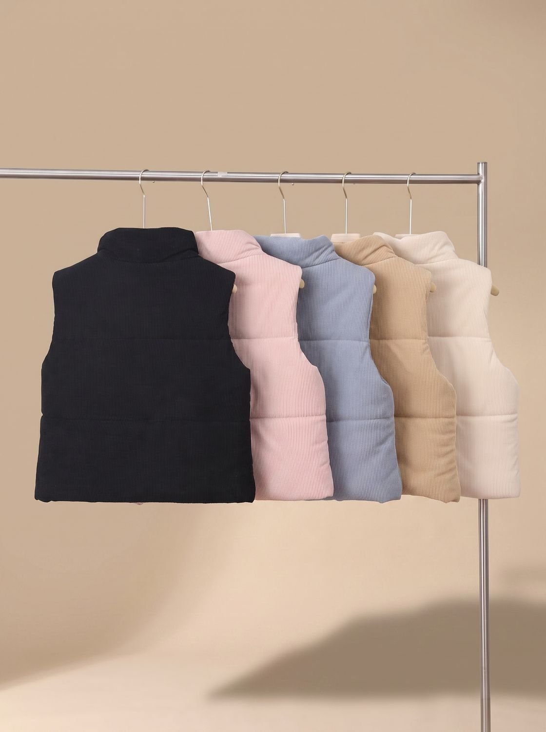 Marie | Gilet matelassé en velours côtelé pour femmes, bodywarmer court avec col montant à boutons-pression