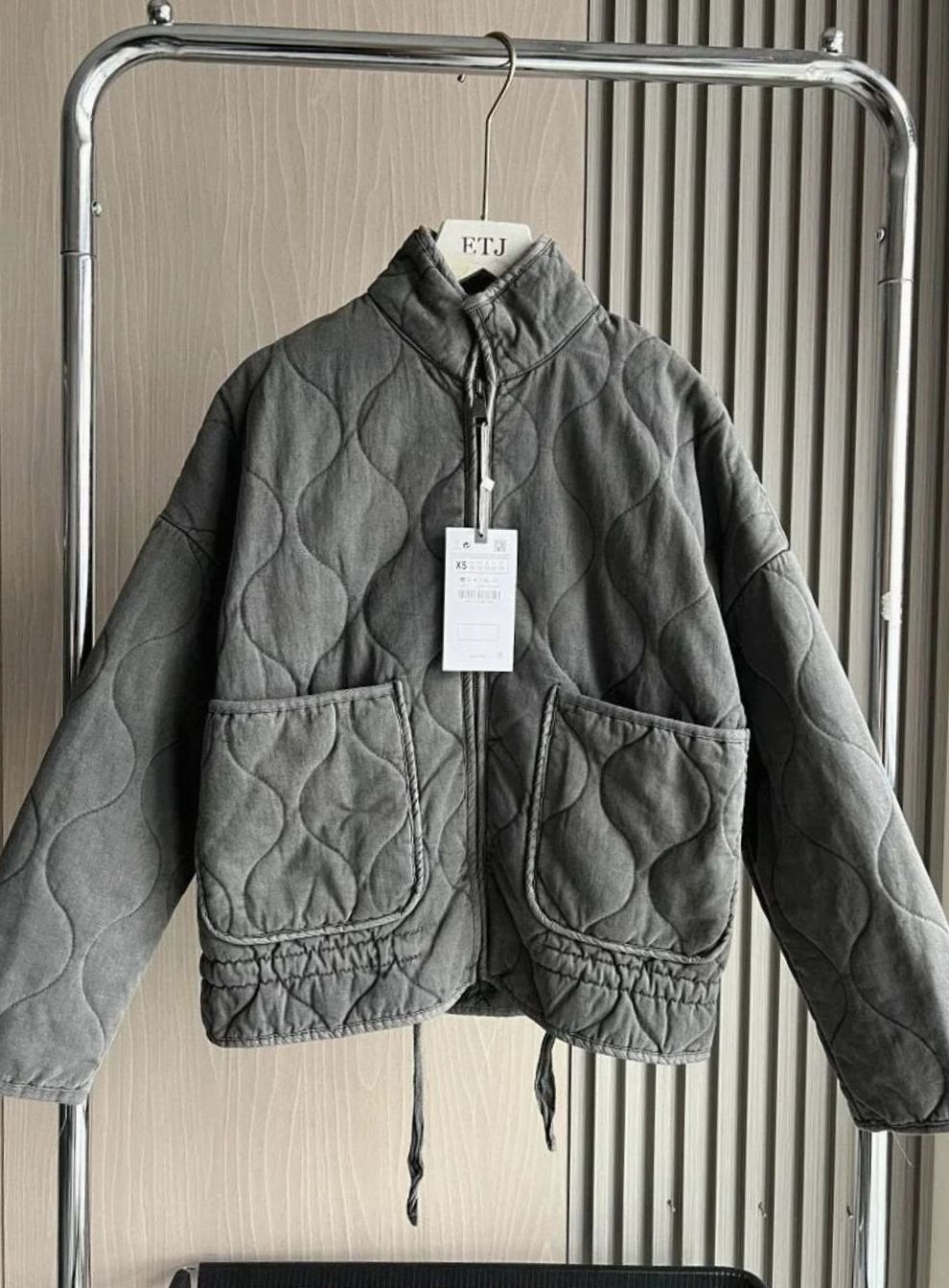 Lena | Veste matelassée cropped pour femmes avec col montant, fermeture éclair et poches
