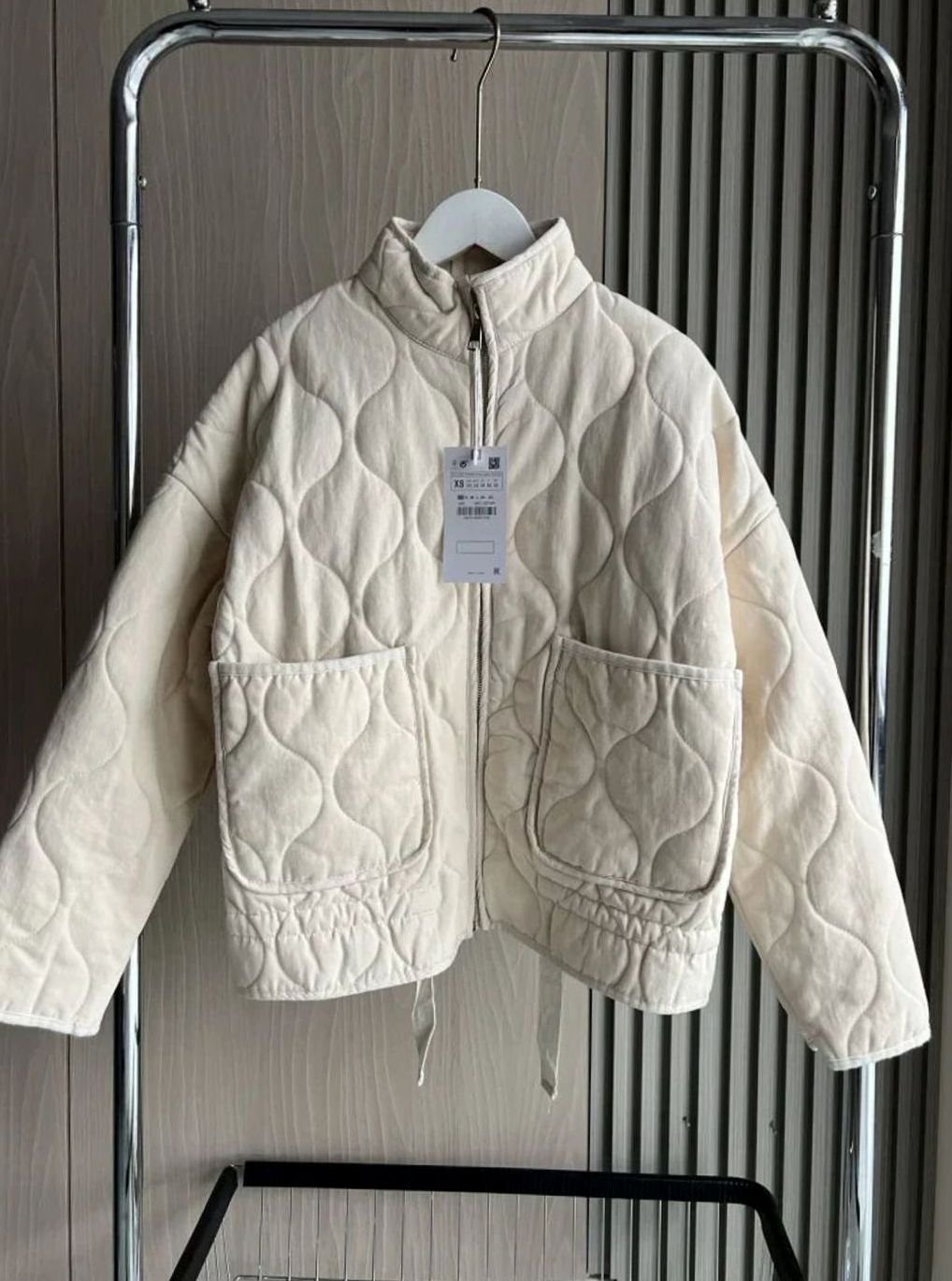 Lena | Veste matelassée cropped pour femmes avec col montant, fermeture éclair et poches