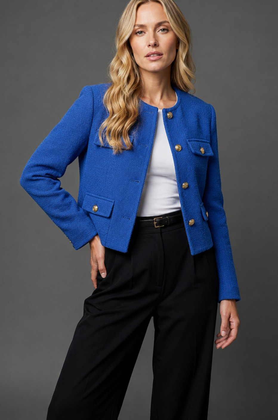 Johanna | Veste Croppée en Tweed pour Femmes avec Boutons Dorés et Poches à Rabat