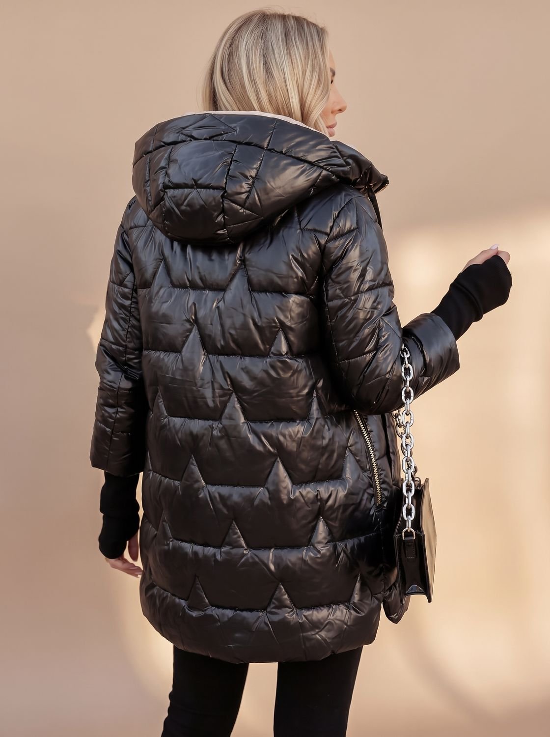 Annika | Veste en duvet pour femmes, mi-longue, matelassée, avec capuche et poches