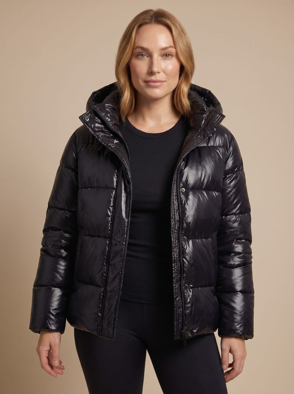Marie | Veste en duvet pour femmes, doudoune avec capuche, brillante, coupe loose-fit