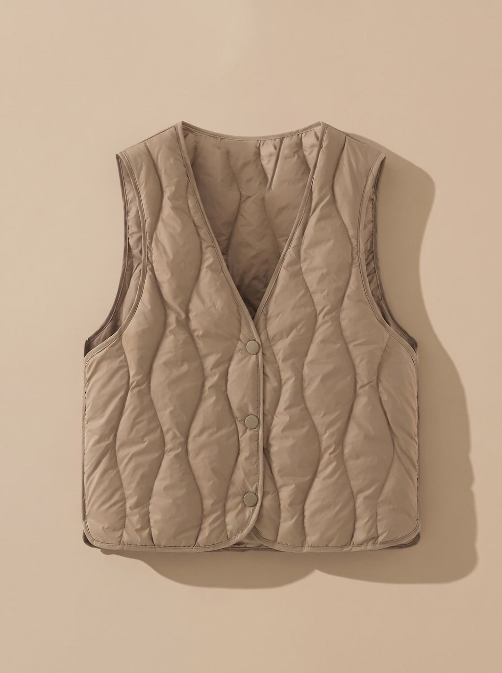Elfriede | Gilet matelassé pour femmes avec décolleté en V et boutons-pression