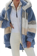 Veste pour femmes avec capuche en fausse fourrure au design colorblock