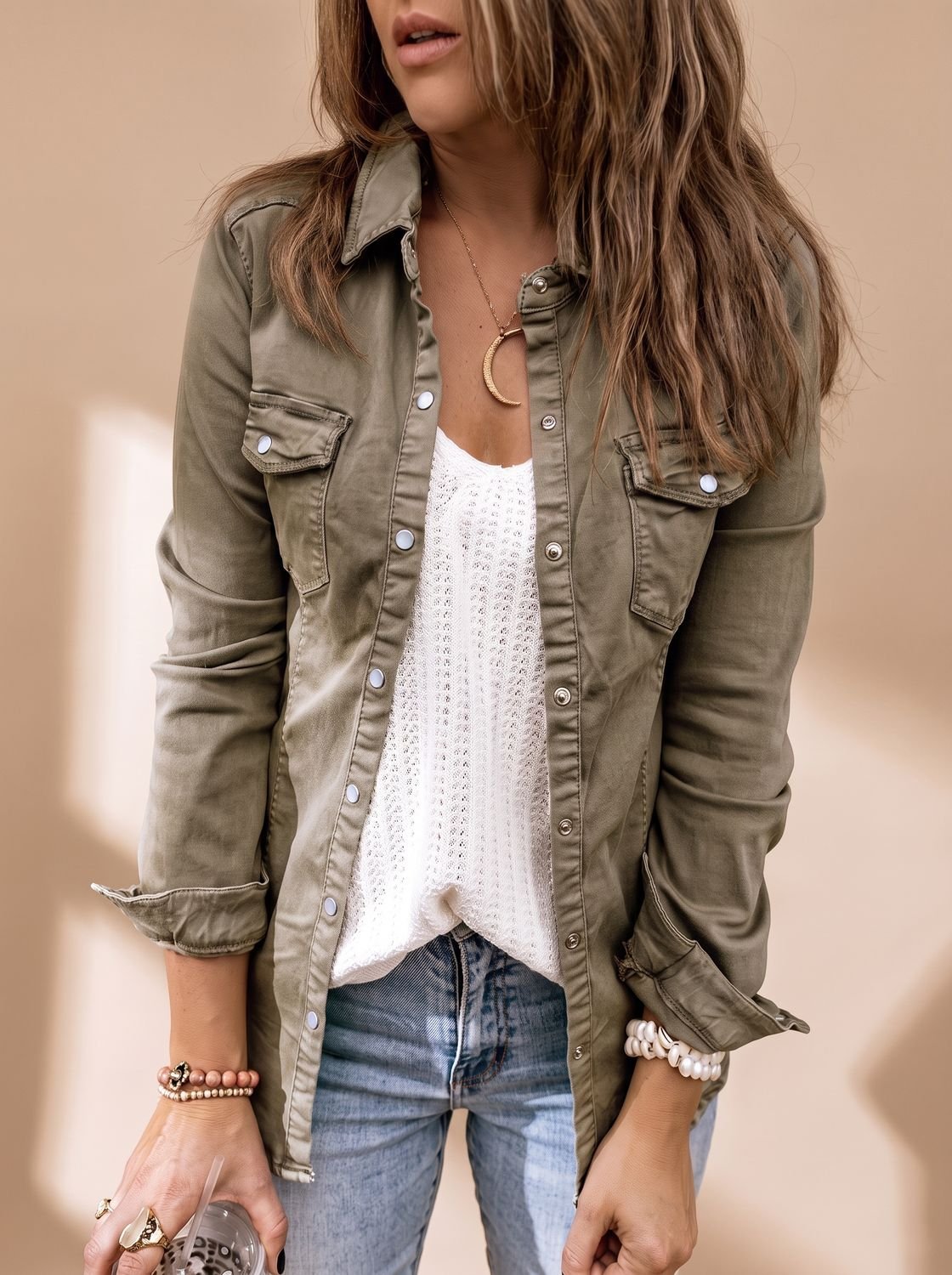 Annika | Veste en jean pour femmes avec boutons, poches poitrine et col chemise