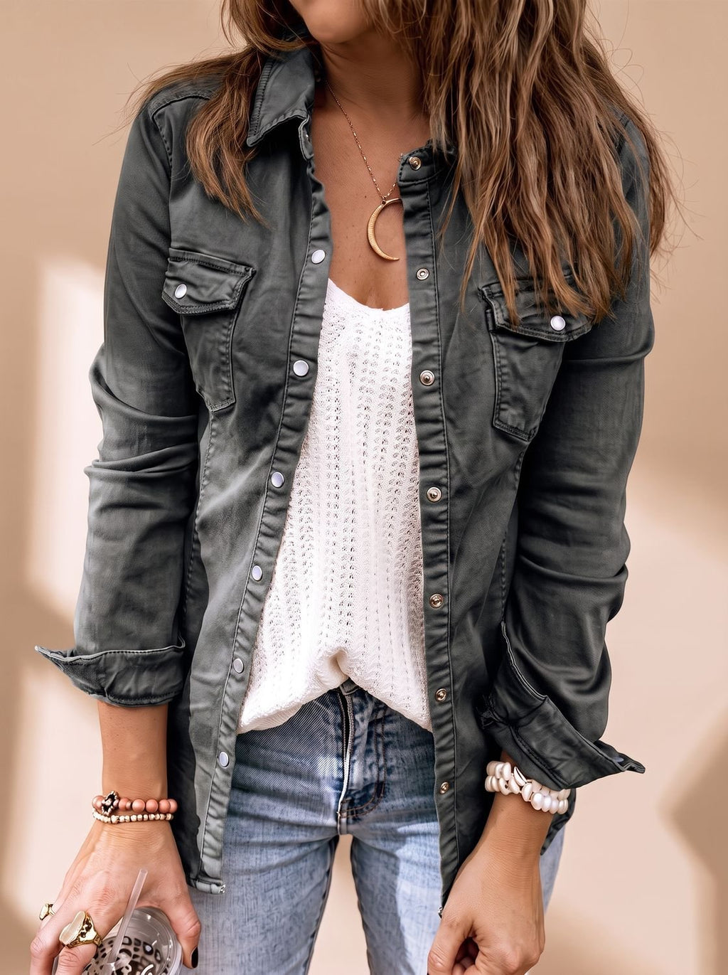 Annika | Veste en jean pour femmes avec boutons, poches poitrine et col chemise