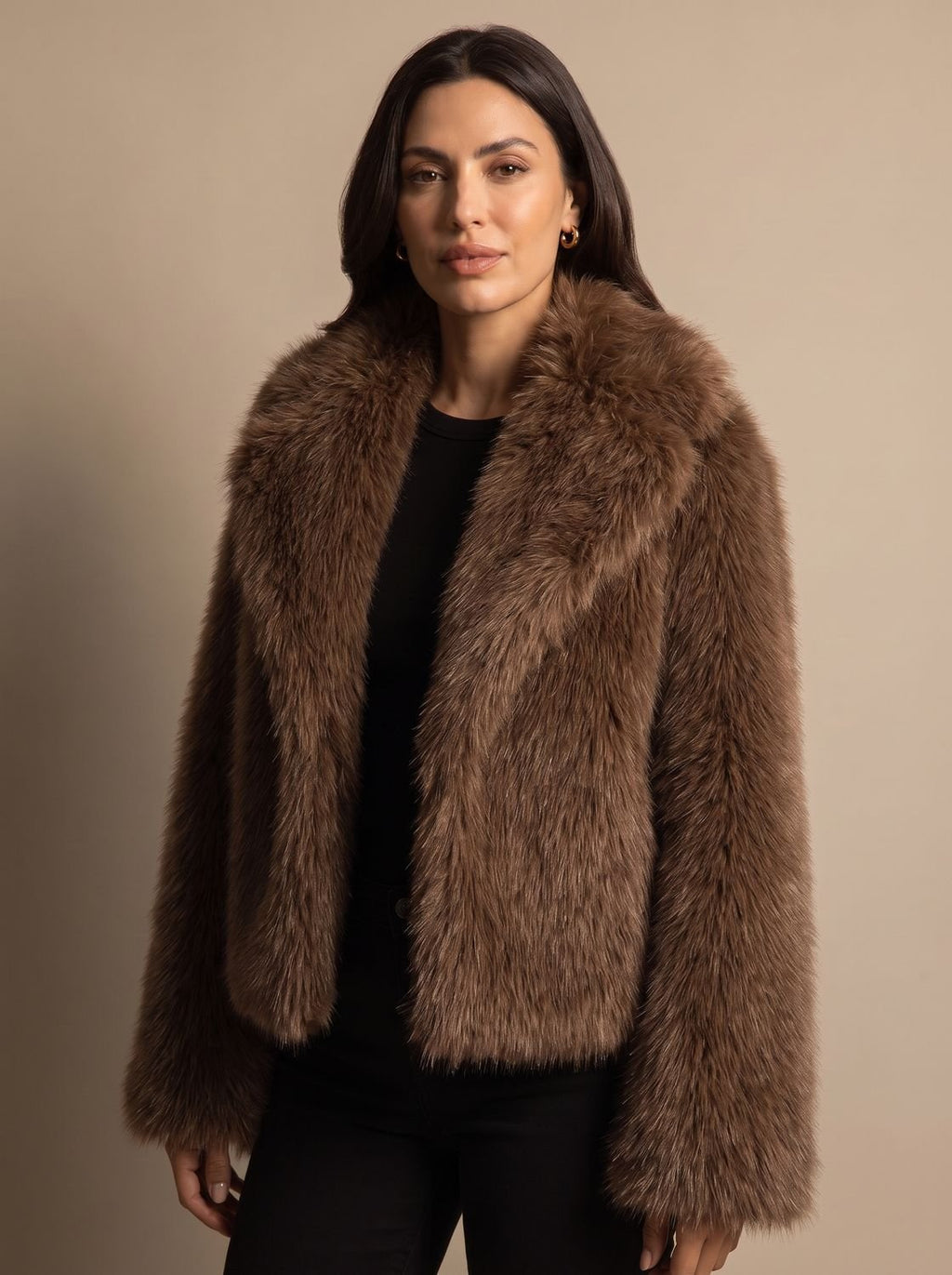 Johanna | Veste courte en fausse fourrure pour femmes avec col oversized