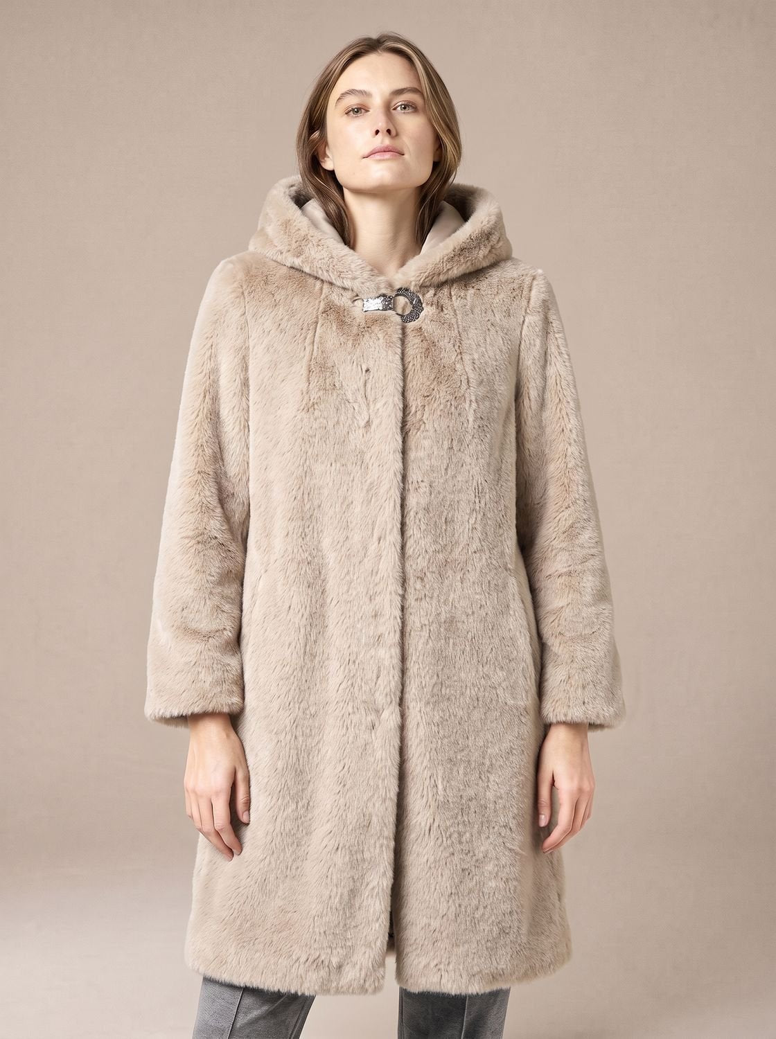 Clara | Manteau en fausse fourrure pour femmes avec capuche, manches longues, poches, boutonnière