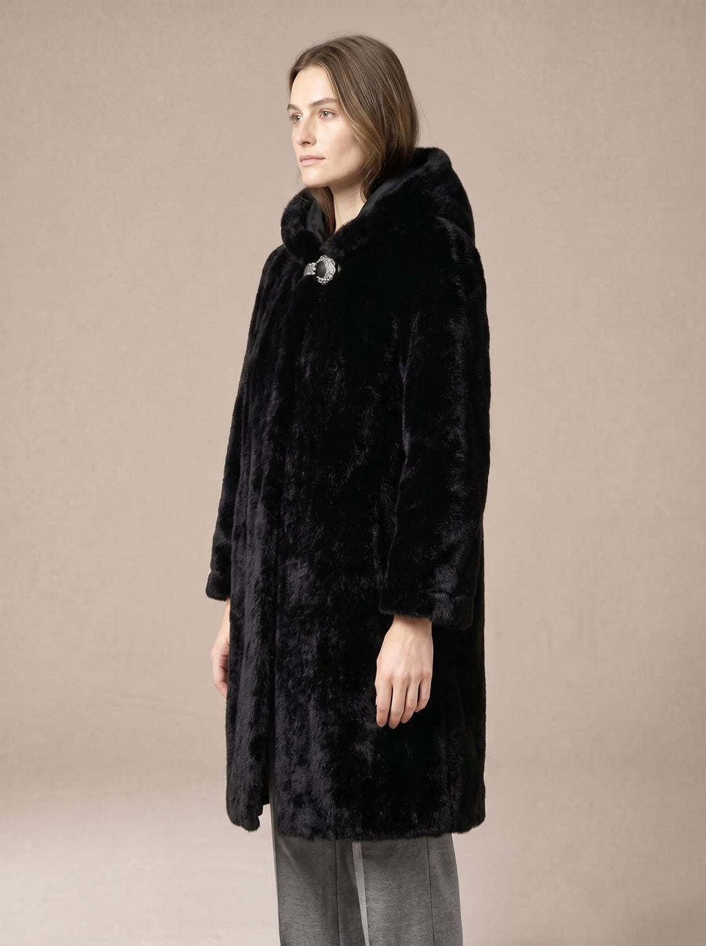Clara | Manteau en fausse fourrure pour femmes avec capuche, manches longues, poches, boutonnière