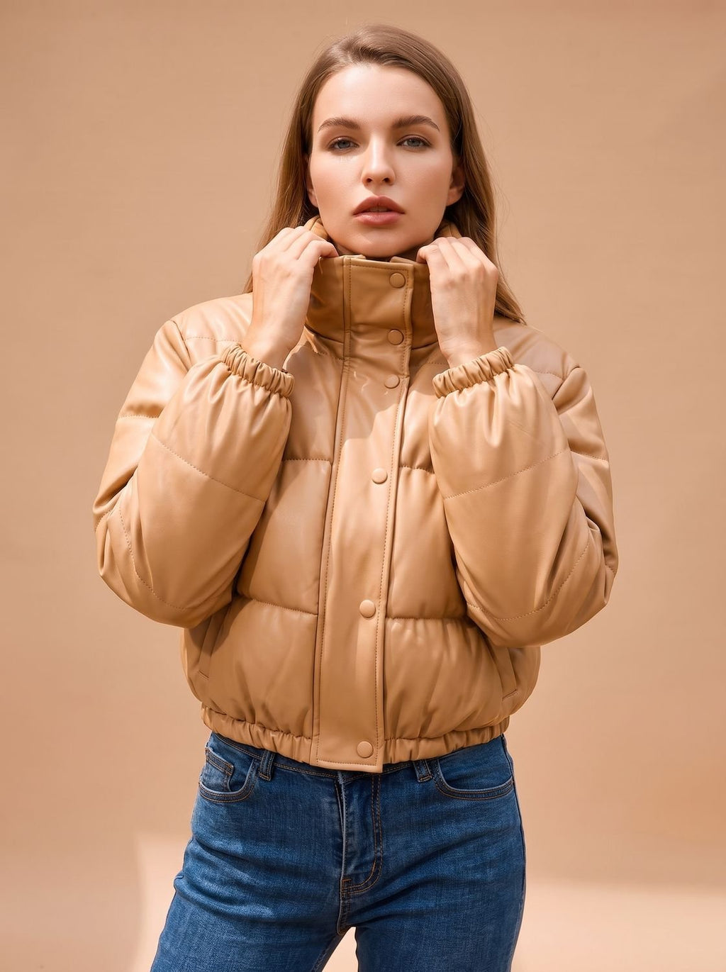 Greta | Veste d'hiver en duvet pour femmes en simili cuir avec capuche et fermeture éclair