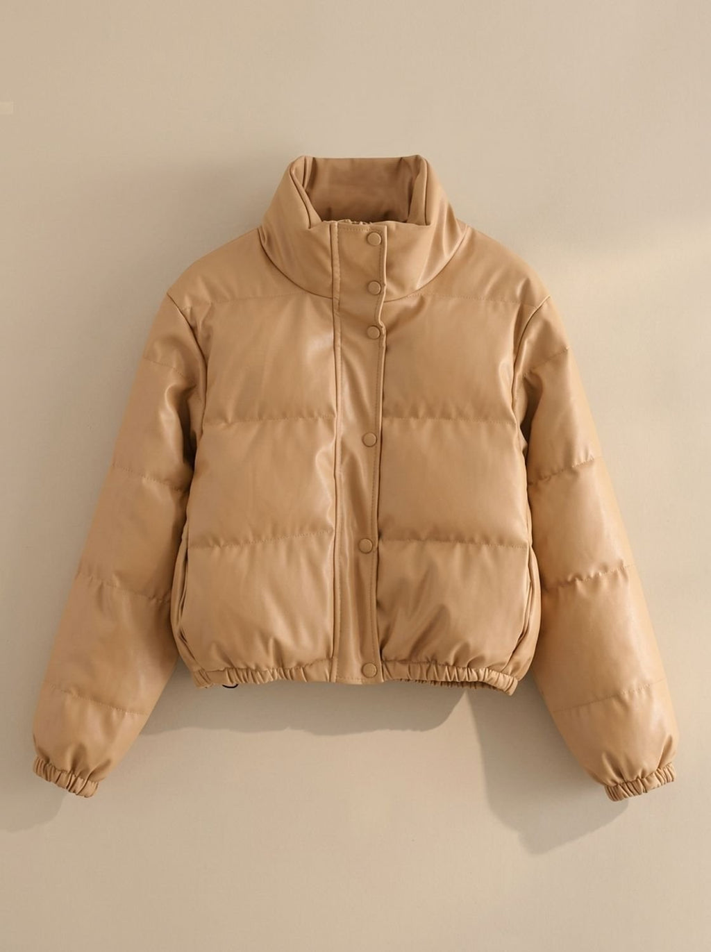 Greta | Veste d'hiver en duvet pour femmes en simili cuir avec capuche et fermeture éclair