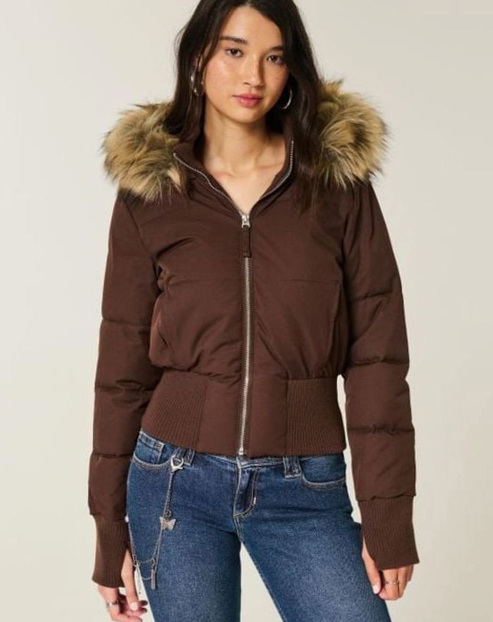 Lena | Veste courte pour femmes avec capuche en fausse fourrure et fermeture éclair frontale