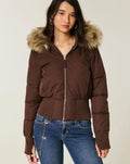 Lena | Veste courte pour femmes avec capuche en fausse fourrure et fermeture éclair frontale