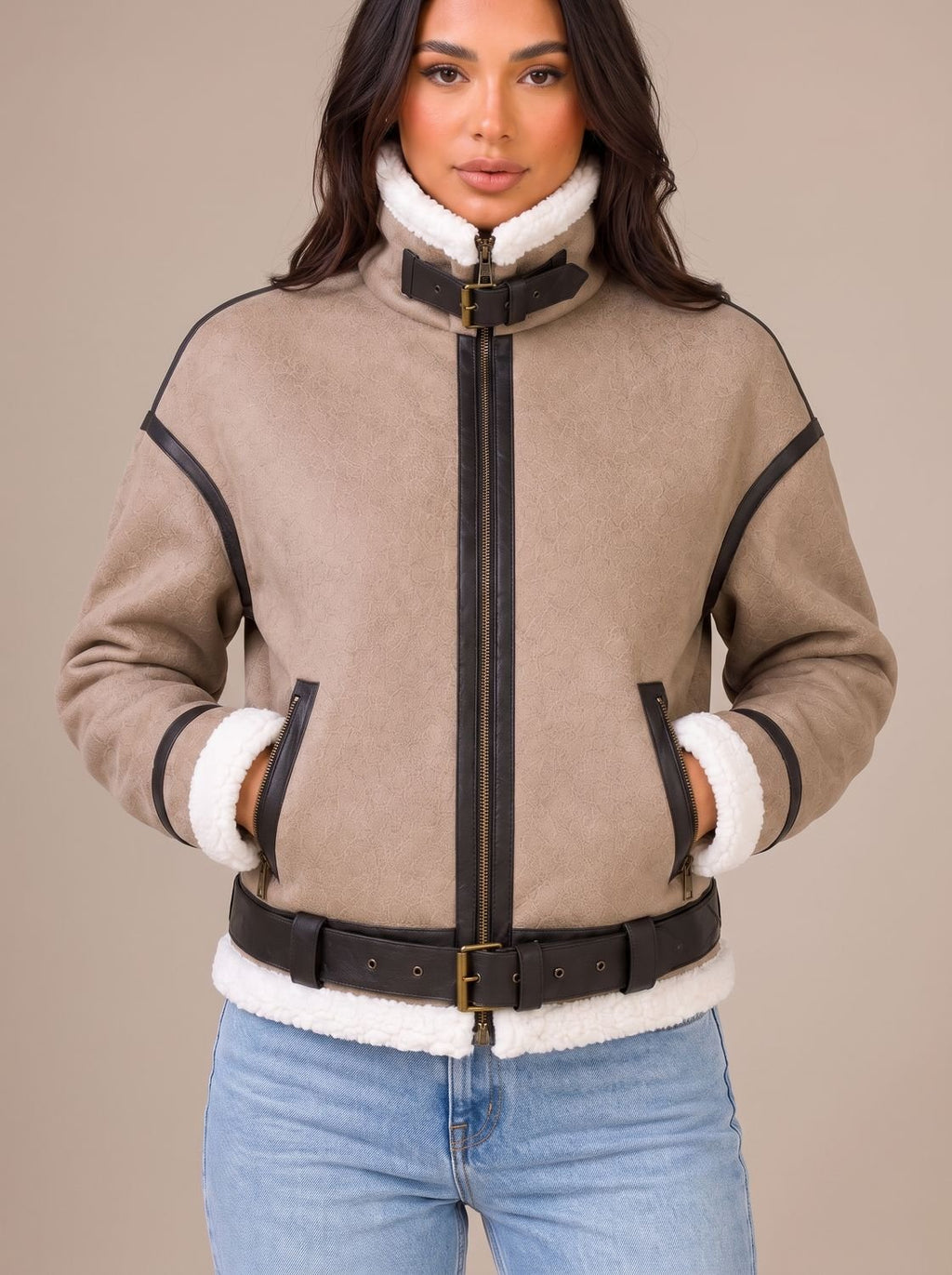 Marlene | Veste courte en teddy pour femmes style aviateur avec garniture en fausse fourrure et ceinture