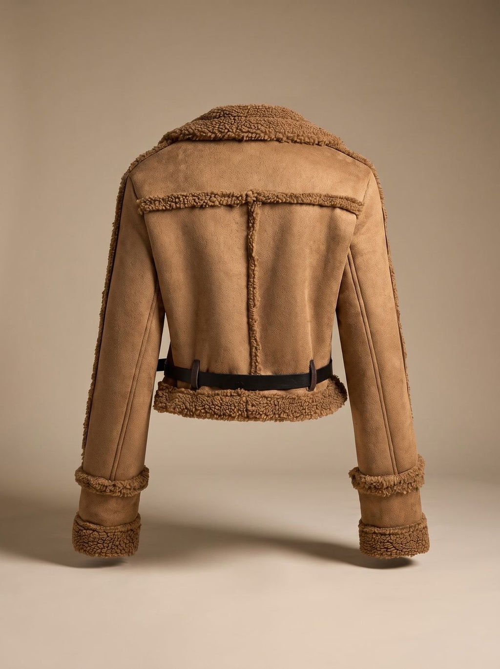 Lena | Veste courte en teddy pour femmes en fausse fourrure, aspect daim avec ceinture
