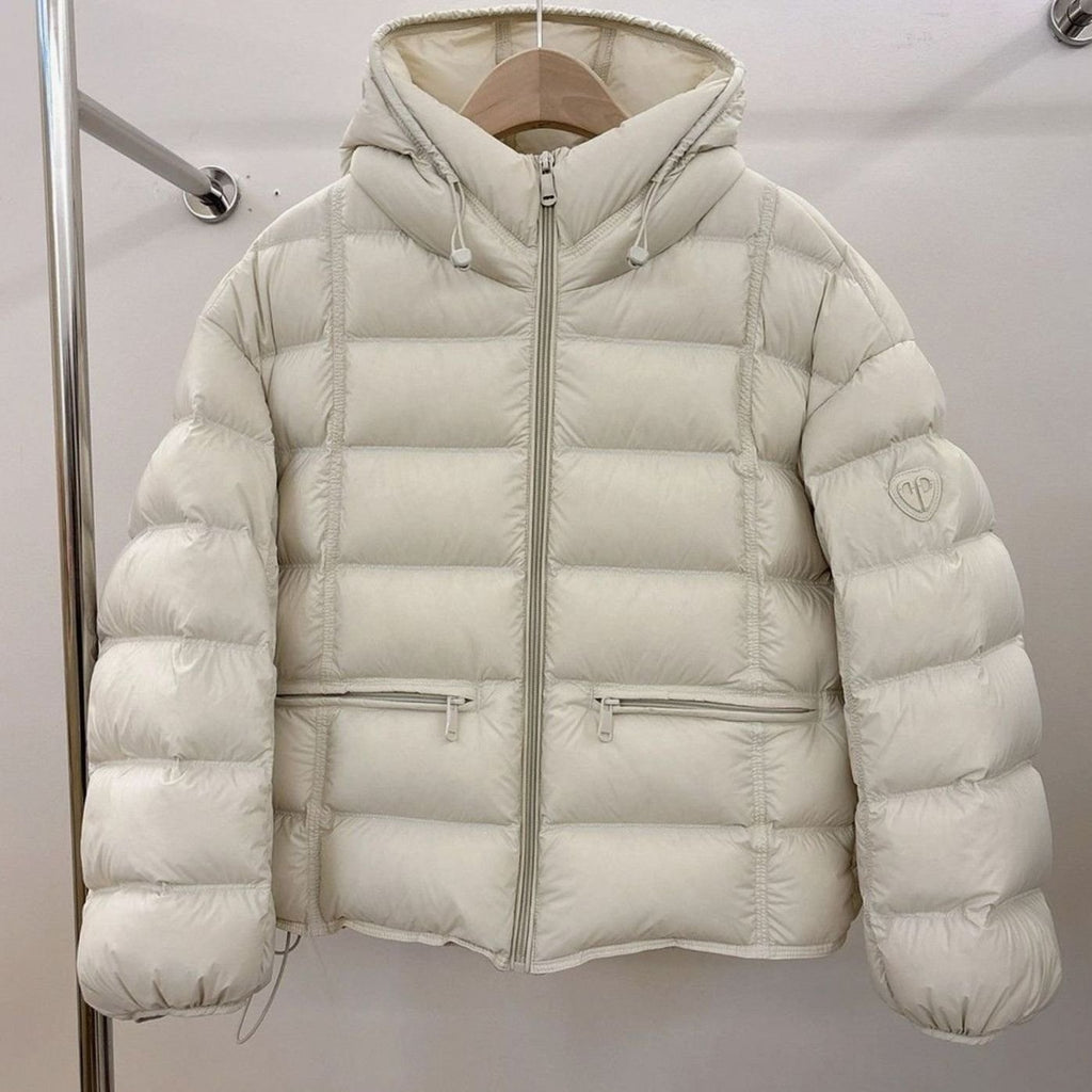 Emilia | Veste courte thermique pour femmes avec capuche et poches zippées