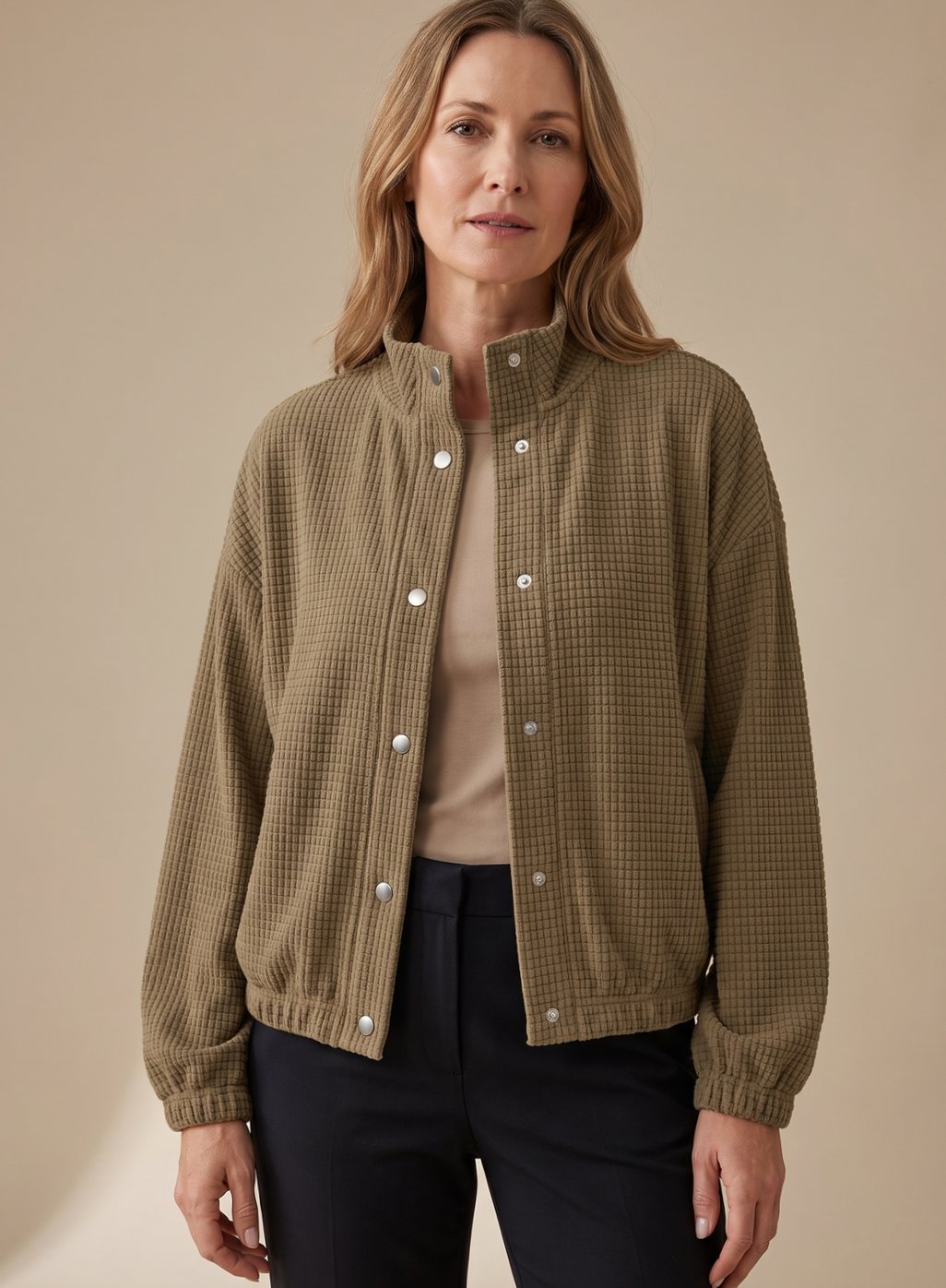 Leonie | Veste courte à col montant et boutons pressions pour femmes
