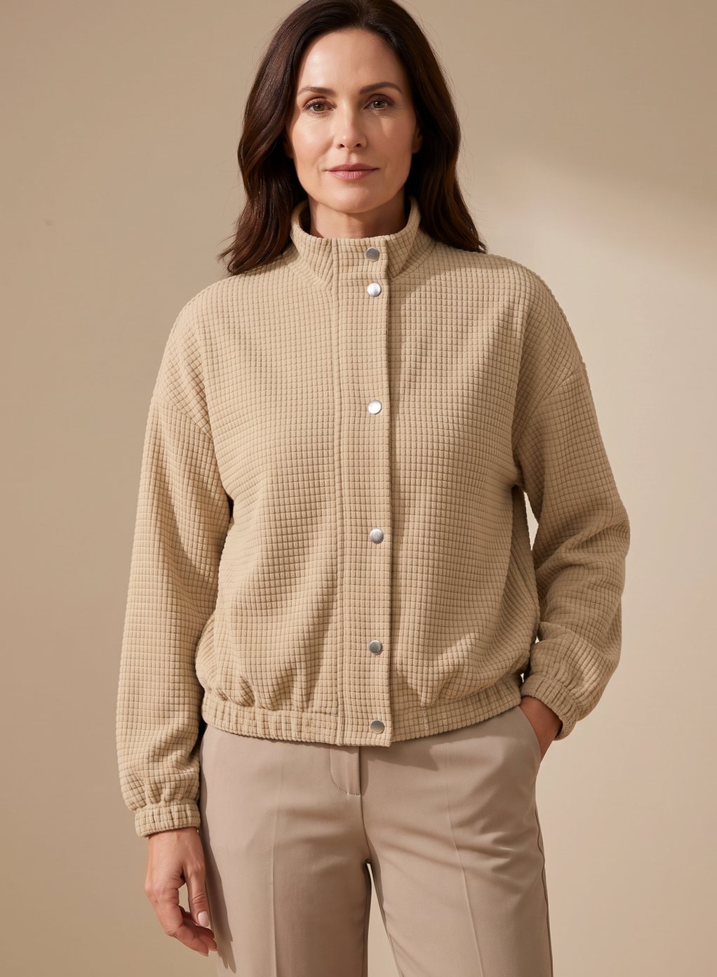 Leonie | Veste courte à col montant et boutons pressions pour femmes