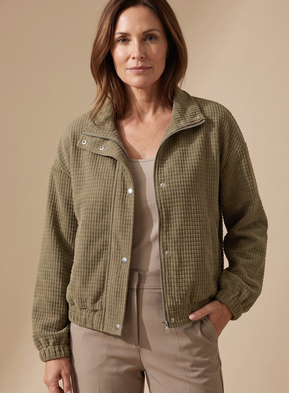 Leonie | Veste courte à col montant et boutons pressions pour femmes