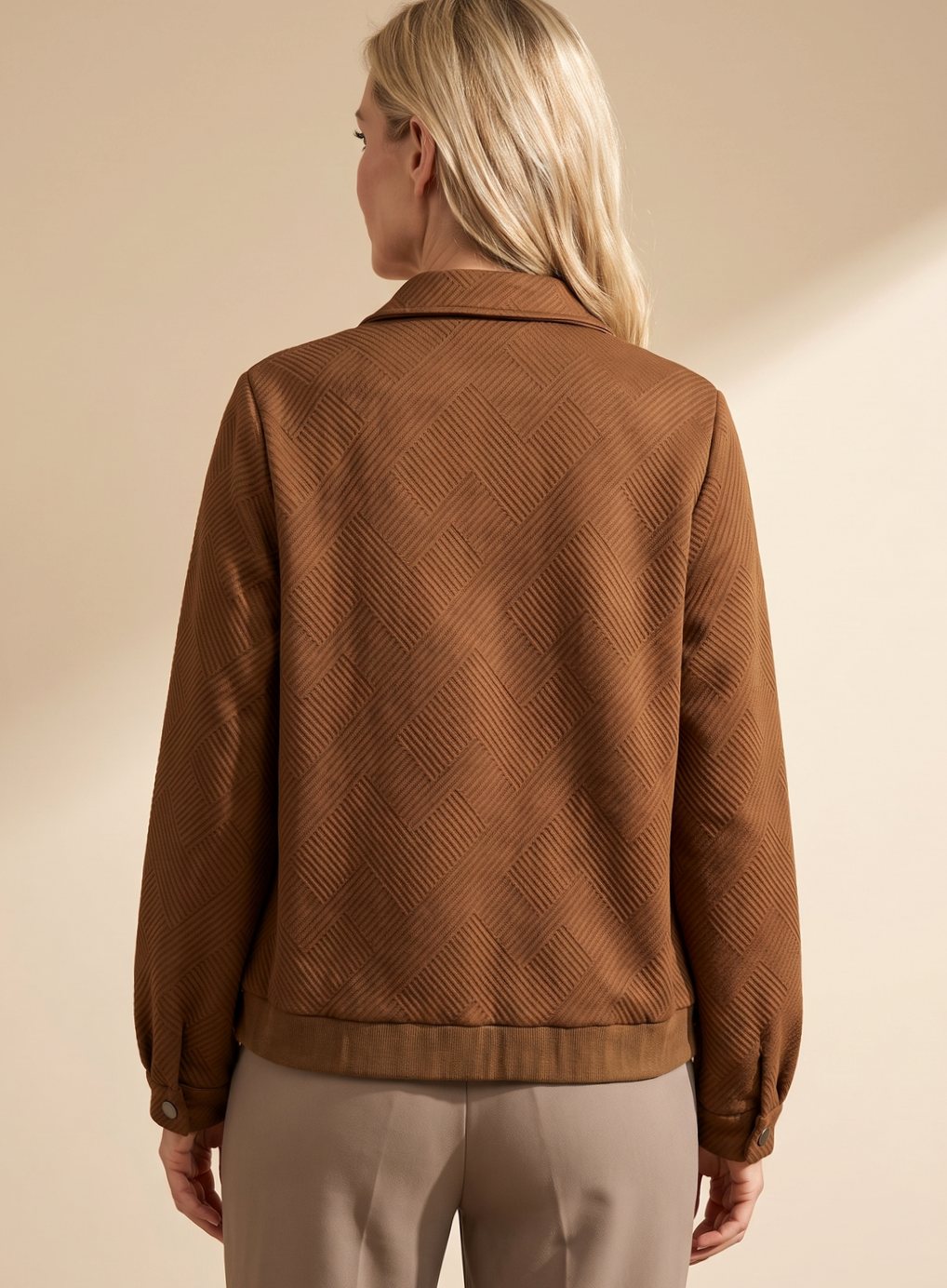 Johanna | Veste matelassée à manches longues pour femmes avec fermeture éclair, poches poitrine et col chemise