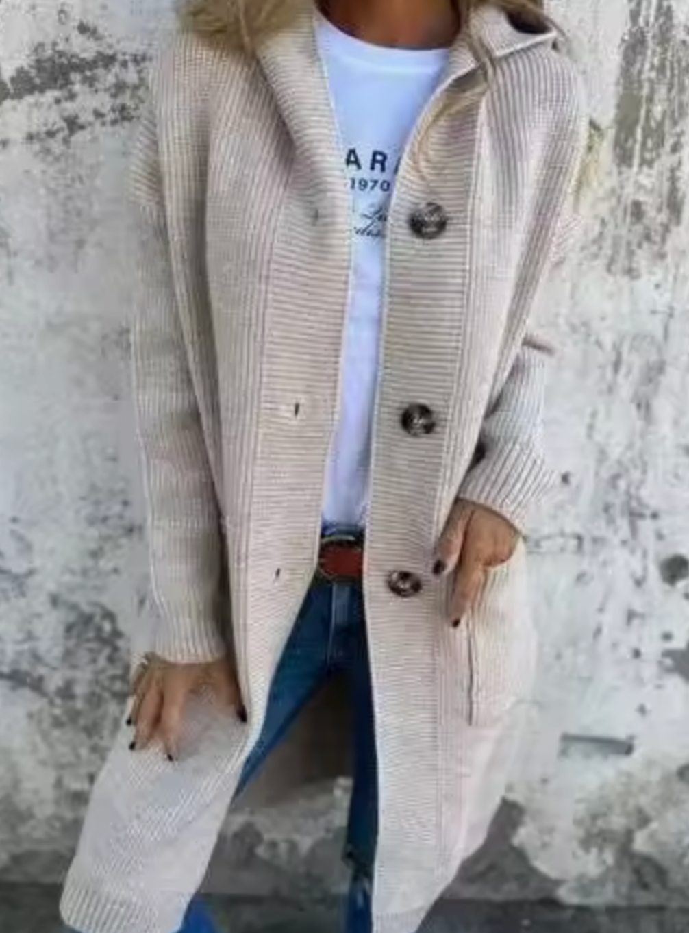 Emilia | Manteau long en tricot pour femmes avec capuche et boutonnière