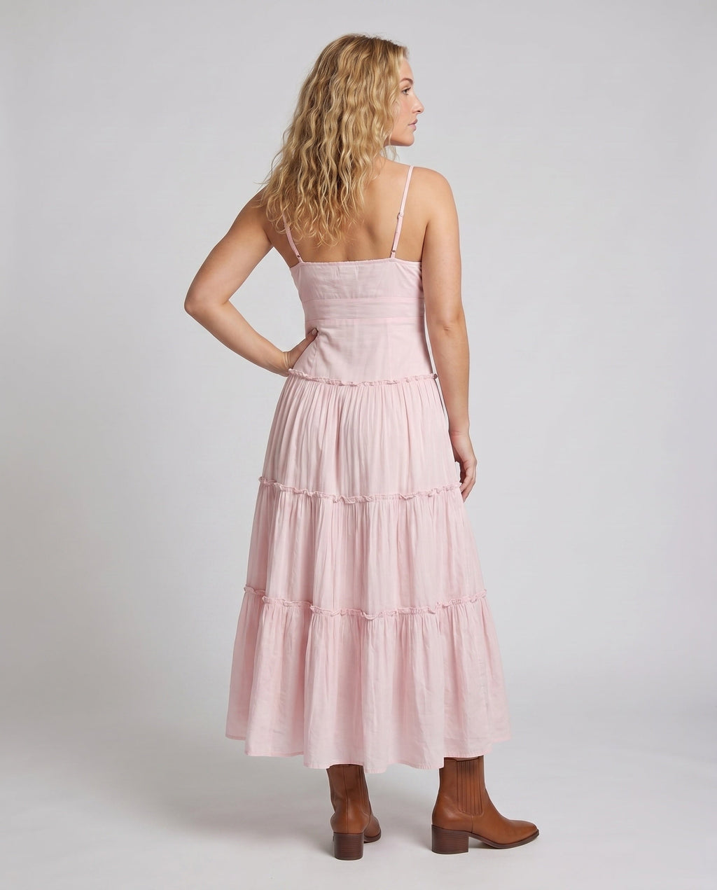 Robe midi femme avec jupe à volants et bretelles spaghetti