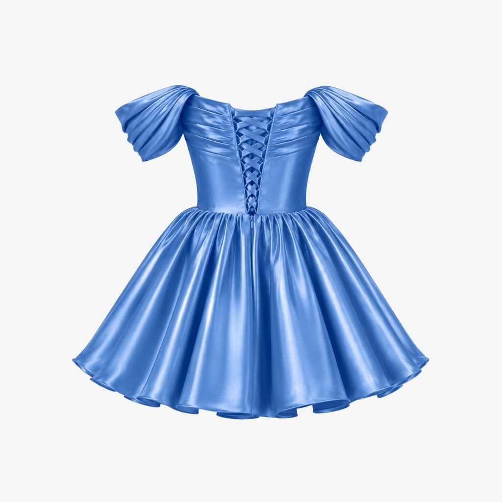 Robe mini en satin avec décolleté bardot